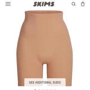 SKIMS Core Control Short